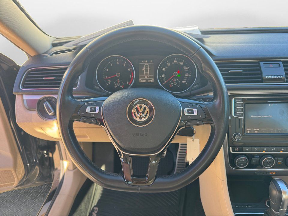 Used 2018 Volkswagen Passat 2.0T R-Line w/ R-Line Lighting Package FWD image 10