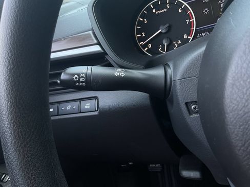 Used 2025 Nissan Altima 2.5 SV FWD image 28