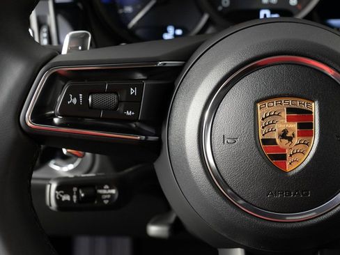 Certified 2026 Porsche Macan AWD/4WD image 10