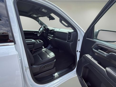 Used 2025 GMC Sierra 1500 SLT image 14