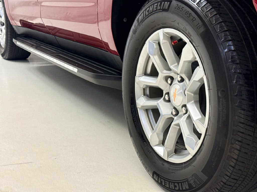 Used 2025 Chevrolet Suburban LS RWD image 10