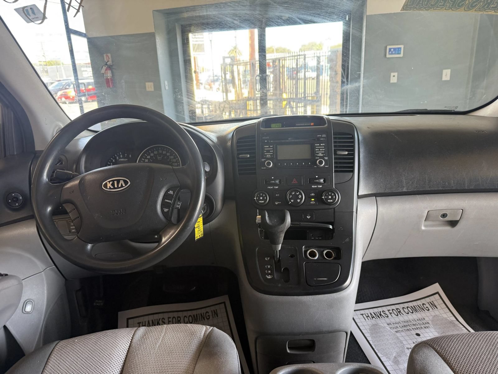Used 2010 Kia Sedona FWD image 13