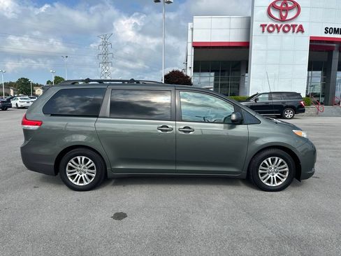 Used 2011 Toyota Sienna XLE FWD image 8