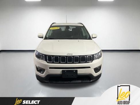 Used 2021 Jeep Compass Latitude AWD/4WD image 9