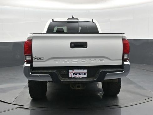 Used 2023 Toyota Tacoma SR5 RWD image 5