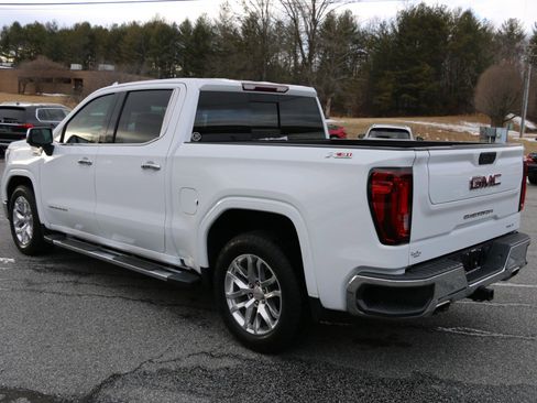 Used 2021 GMC Sierra 1500 SLT w/ SLT Premium Package image 3