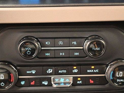 Used 2024 Ford Bronco Wildtrak AWD/4WD image 22