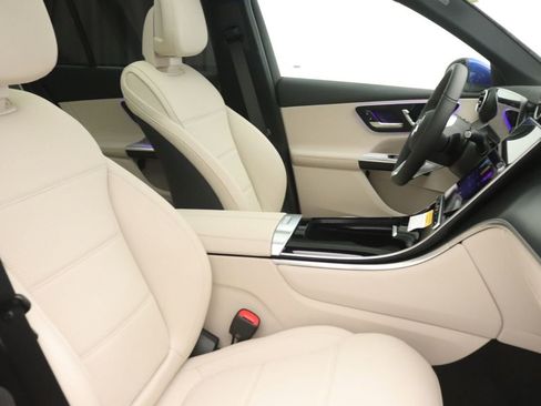 New 2026 Mercedes-Benz GLC 300 image 9