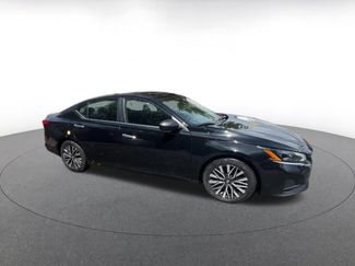 Used 2025 Nissan Altima 2.5 SV FWD video 2