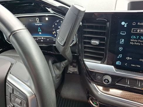 Used 2023 Chevrolet Silverado 1500 LT w/ Z71 Off-Road Package image 14