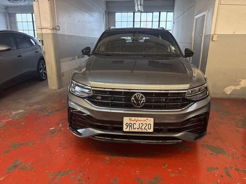 Used 2024 Volkswagen Tiguan SE R-Line image 2