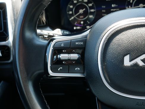 Certified 2023 Kia Sorento SX AWD/4WD image 31