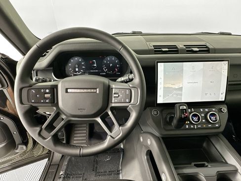 Used 2026 Land Rover Defender 130 X-Dynamic SE AWD/4WD image 11