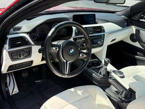 Used 2019 BMW M4 Coupe w/ Competition Package RWD image 11