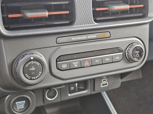 New 2025 Ford Maverick Lariat image 22