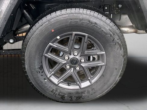 New 2025 Jeep Gladiator Sport image 31