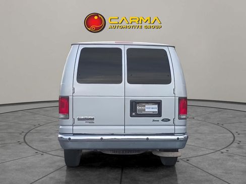 Used 2014 Ford E-350 and Econoline 350 XLT image 6