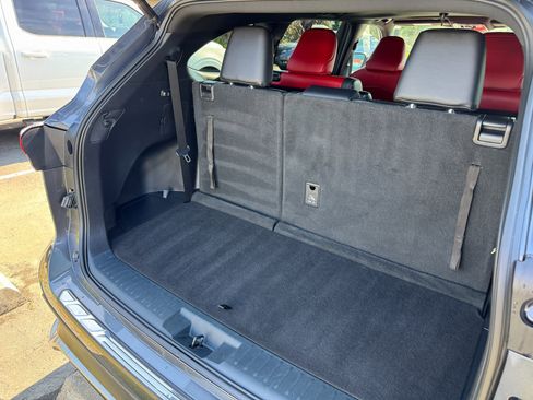 Used 2021 Toyota Highlander XSE image 19