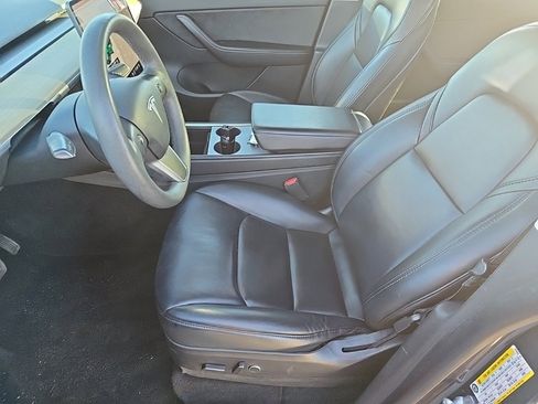 Used 2021 Tesla Model Y Long Range image 13