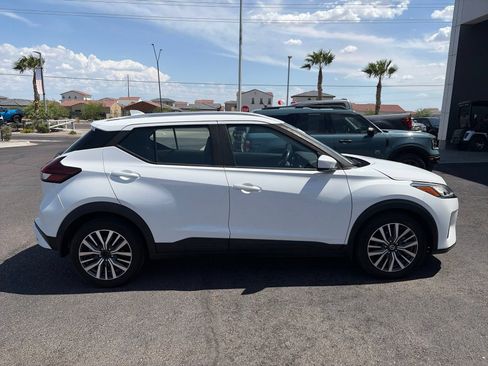 Used 2021 Nissan Kicks SV FWD image 6