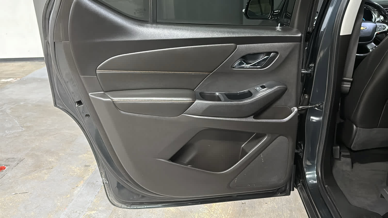 Used 2019 Chevrolet Traverse LT w/ LT Premium Package AWD/4WD image 25