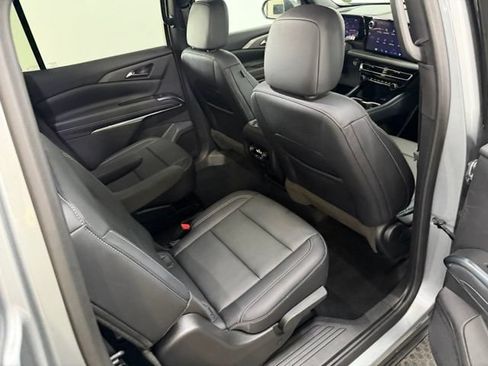 Used 2024 Chevrolet Traverse LT w/ Midnight/Sport Edition FWD image 41