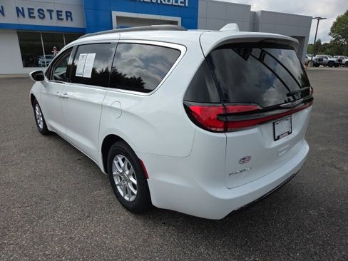 Used 2022 Chrysler Pacifica Touring-L image 20