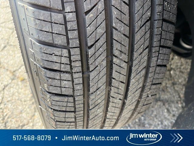 Used 2026 Buick Envista Sport Touring w/ Convenience I Package FWD image 4