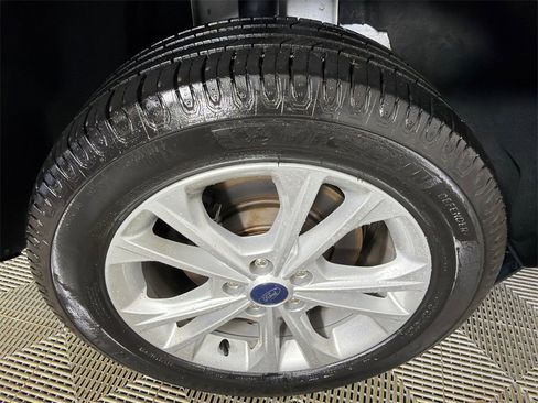 Used 2019 Ford Escape SE image 17