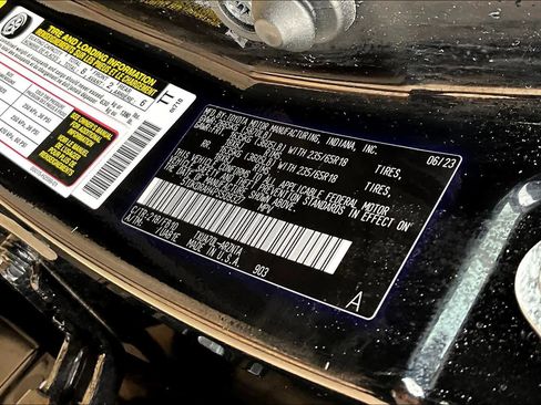 Used 2023 Toyota Highlander LE image 35