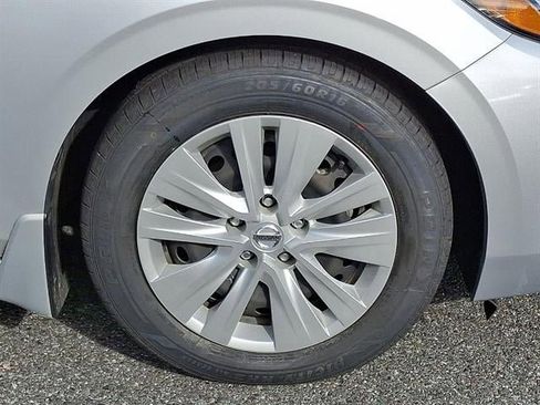 Used 2021 Nissan Sentra S image 38