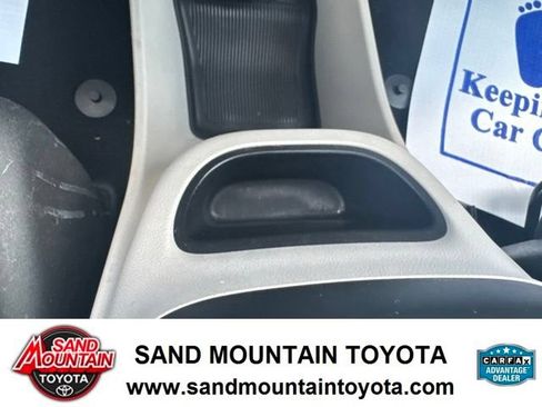 Used 2021 Chrysler Pacifica Touring-L FWD image 17
