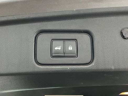 Used 2022 Nissan Pathfinder Platinum w/ Cargo Package AWD/4WD image 13