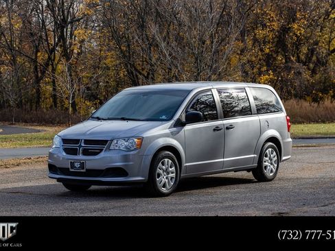Used 2019 Dodge Grand Caravan SE image 1