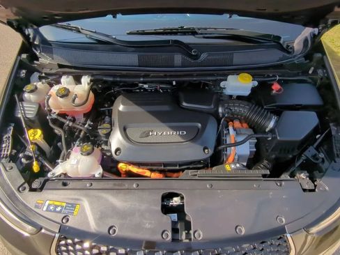 Used 2022 Chrysler Pacifica Touring-L w/ Uconnect Theater Family Group FWD image 27