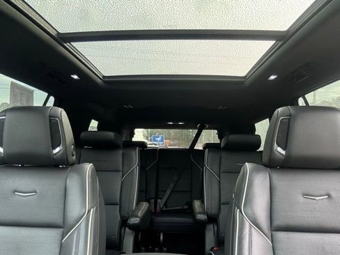 Used 2023 Cadillac Escalade Premium Luxury image 16
