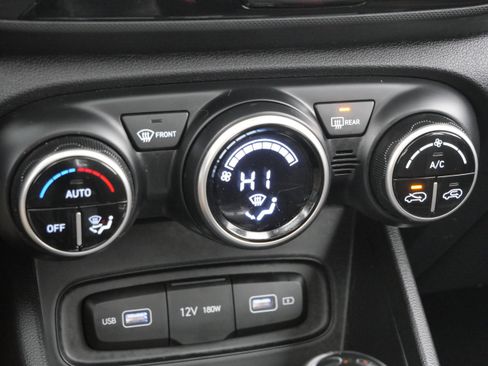 Certified 2022 Hyundai Venue SEL w/ Cargo Package image 24