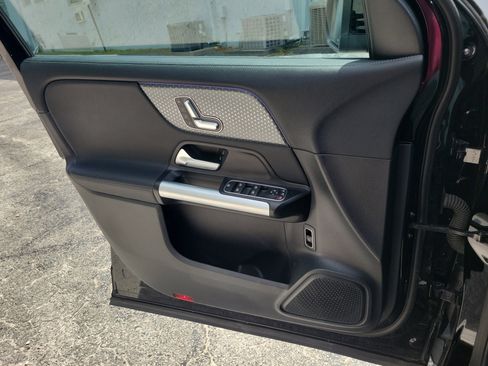Used 2025 Mercedes-Benz GLA 250 image 25