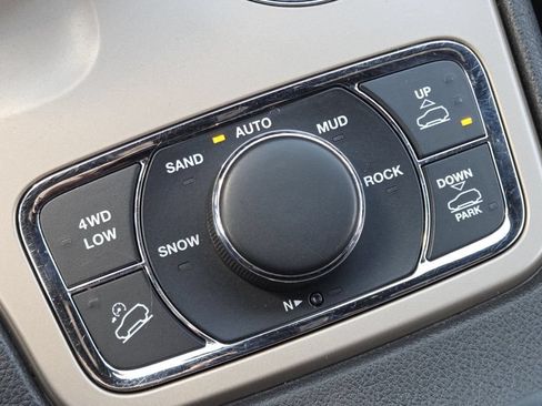 Used 2014 Jeep Grand Cherokee Limited AWD/4WD image 11