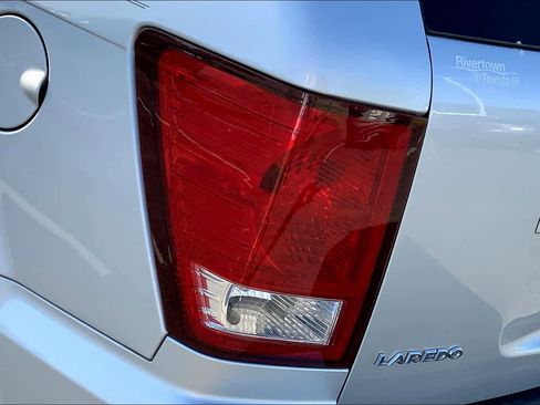 Used 2010 Jeep Grand Cherokee Laredo w/ Sun/Sound Group image 27