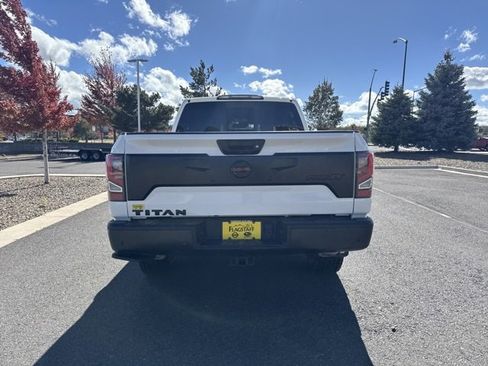 Used 2021 Nissan Titan PRO-4X w/ Pro-4x Convenience Package image 4