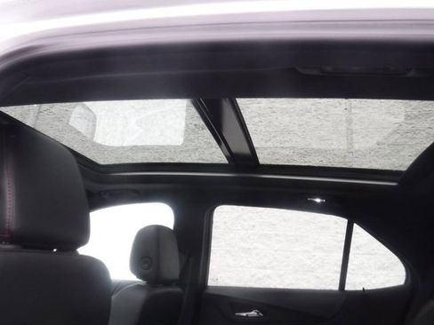 Used 2023 Chevrolet Equinox RS image 18