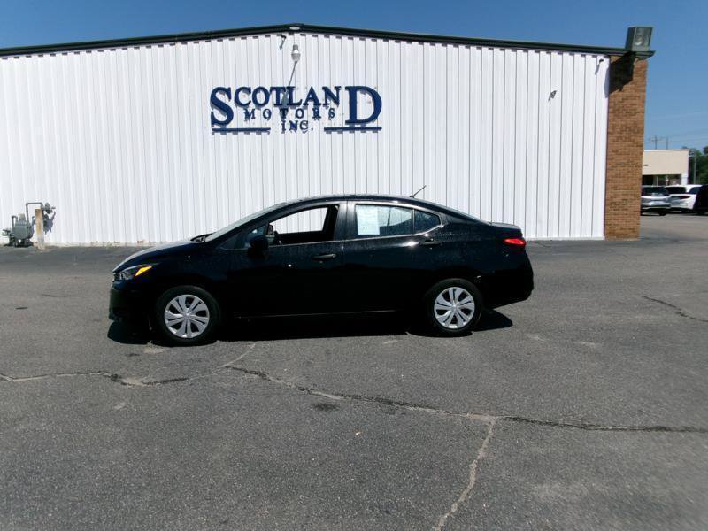 Used 2025 Nissan Versa S FWD image 1