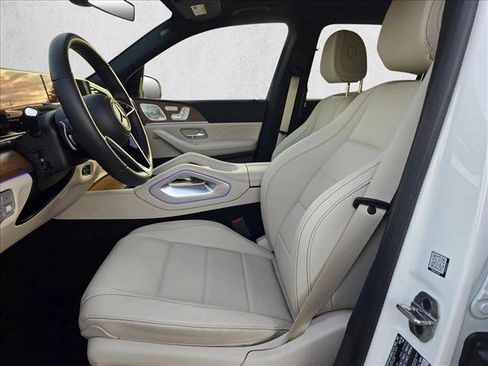 Certified 2025 Mercedes-Benz GLS 450 4MATIC image 12
