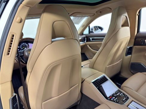 Used 2021 Porsche Panamera 4S w/ Premium Package image 37