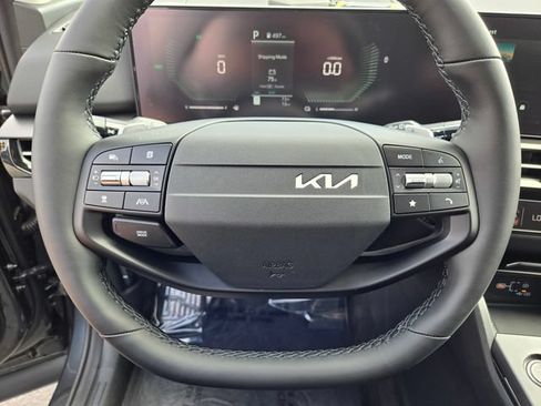 New 2026 Kia Sportage LX FWD image 16
