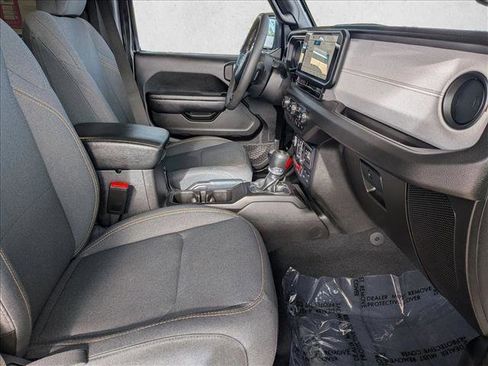 Used 2024 Jeep Wrangler Willys AWD/4WD image 22