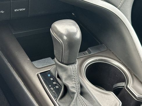Used 2024 Toyota Camry SE image 32