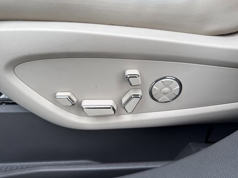 Used 2020 Lincoln Nautilus Reserve w/ Equipment Group 201A image 14