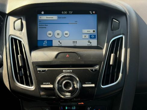 Used 2017 Ford Focus Titanium w/ Titanium Technology Package FWD image 27